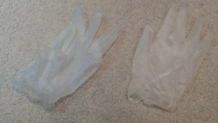 Do Latex Gloves Keep Hands Warm | Glove Insulation 2023